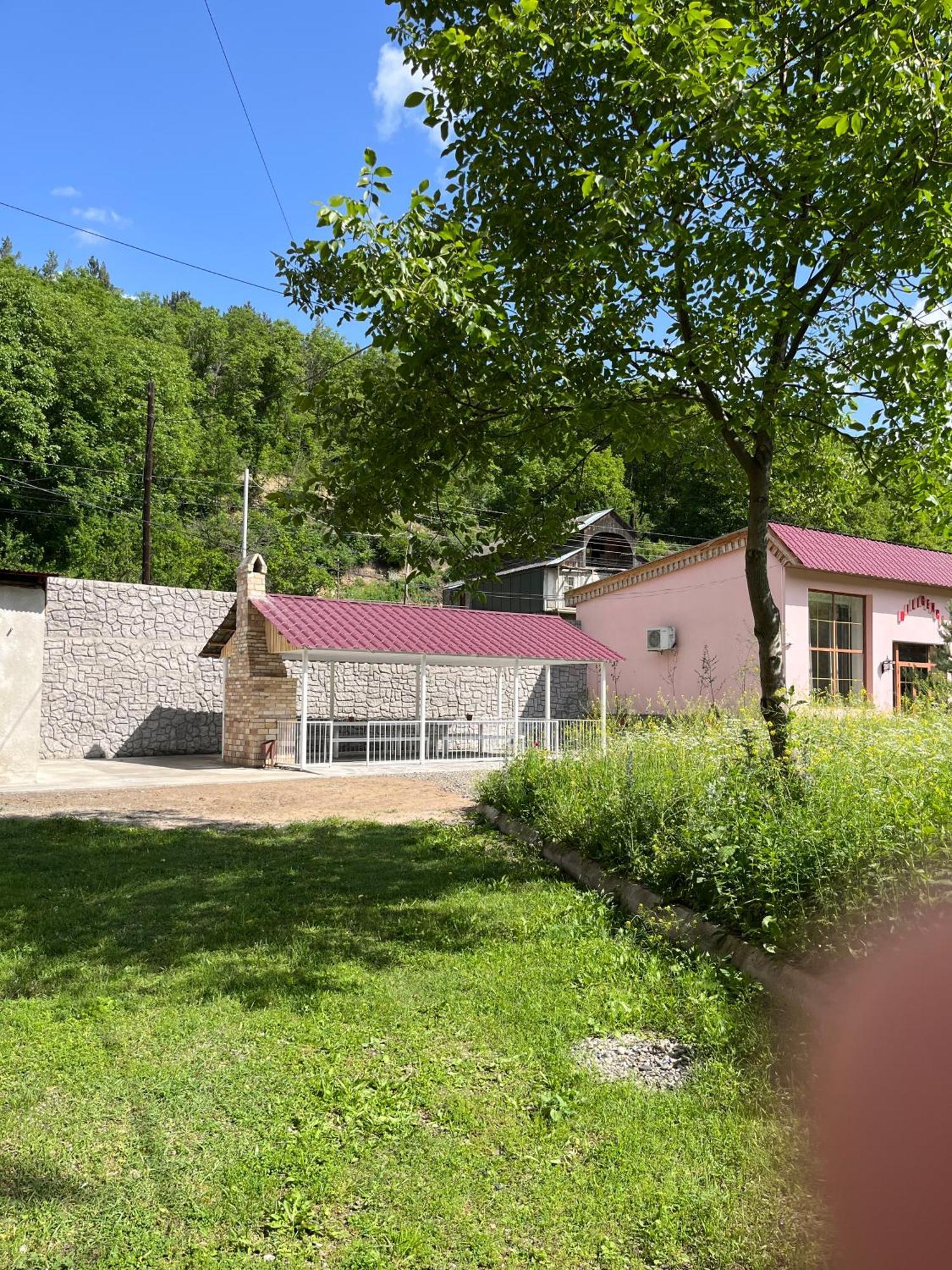 Diligence Hotel & Restaurant Dilidschan Exterior foto